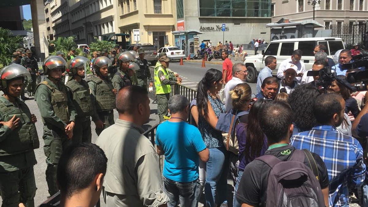 Andrés Velásquez presenta recurso de ley ante el CNE