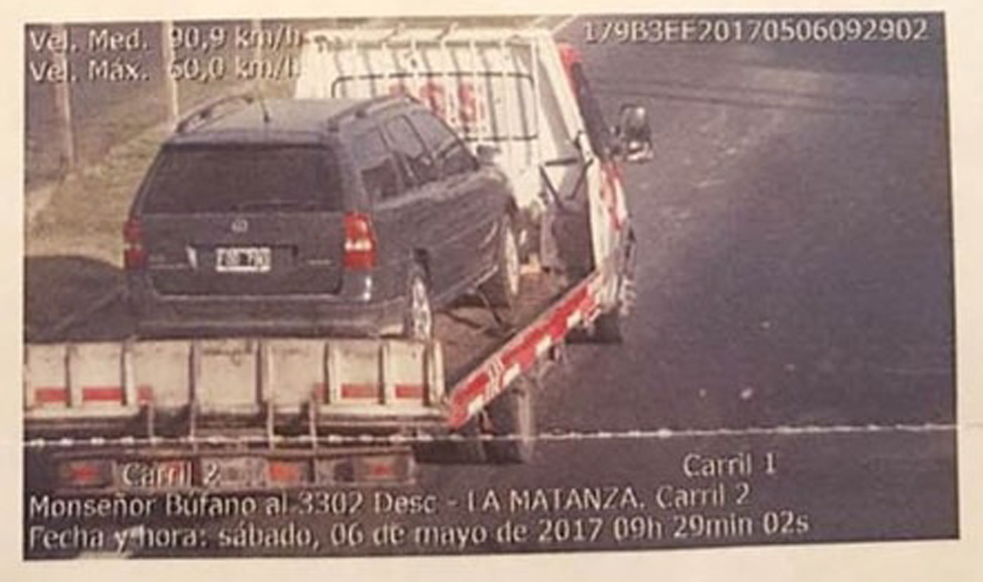 Multan por exceso de velocidad a un carro accidentado