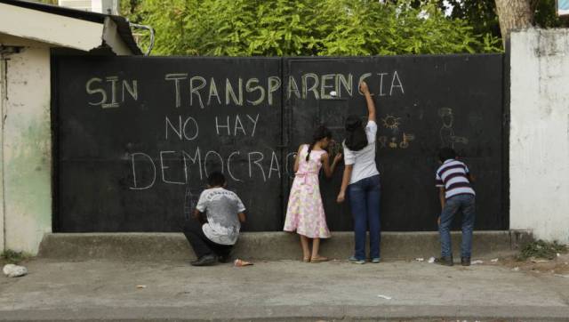 Mural para la promoción de la transparencia en una escuela pública de La Ceiba (Honduras). DAVID PUIG