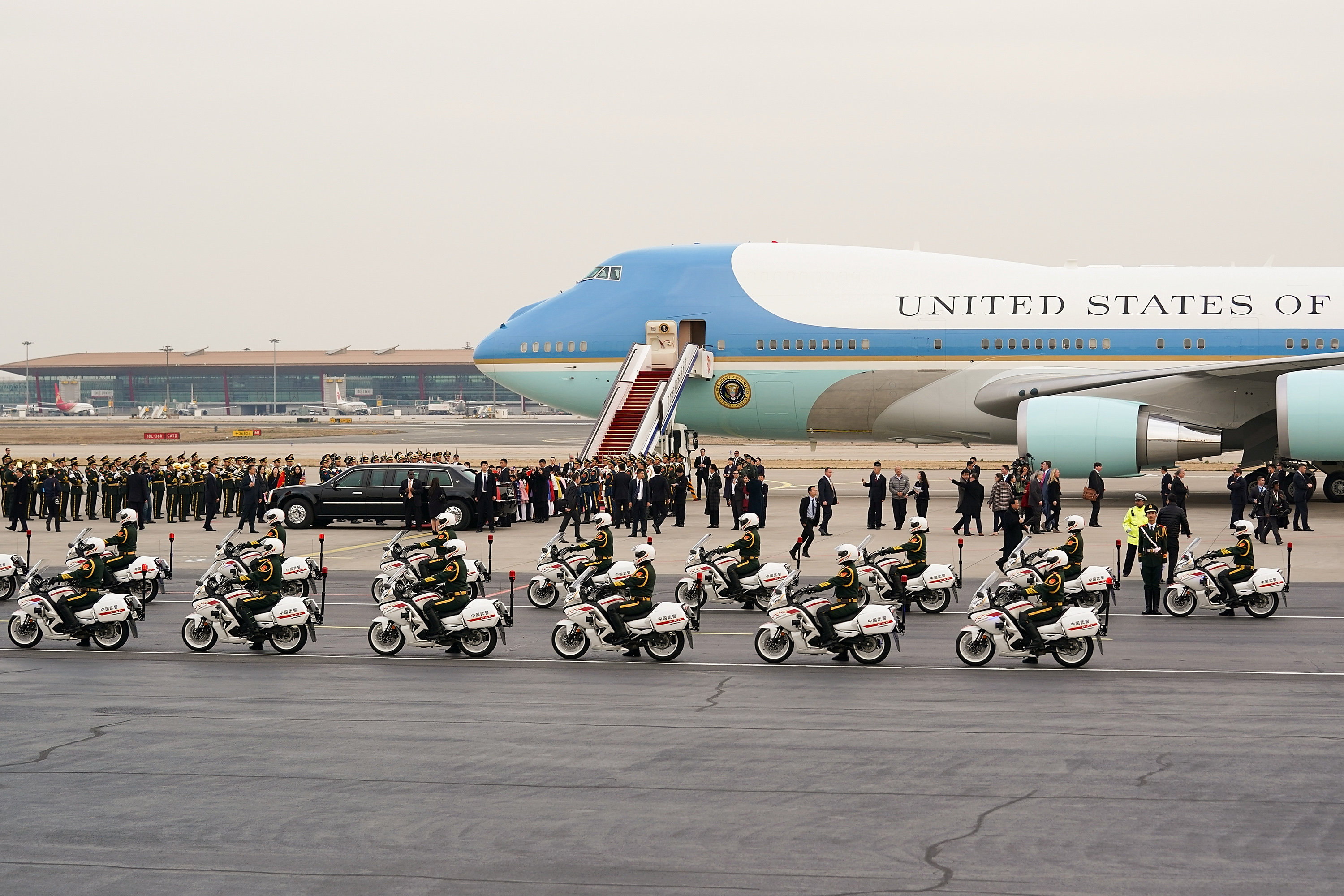 Trump llega a China, la etapa más delicada de su gira asiática centrada en Corea del Norte