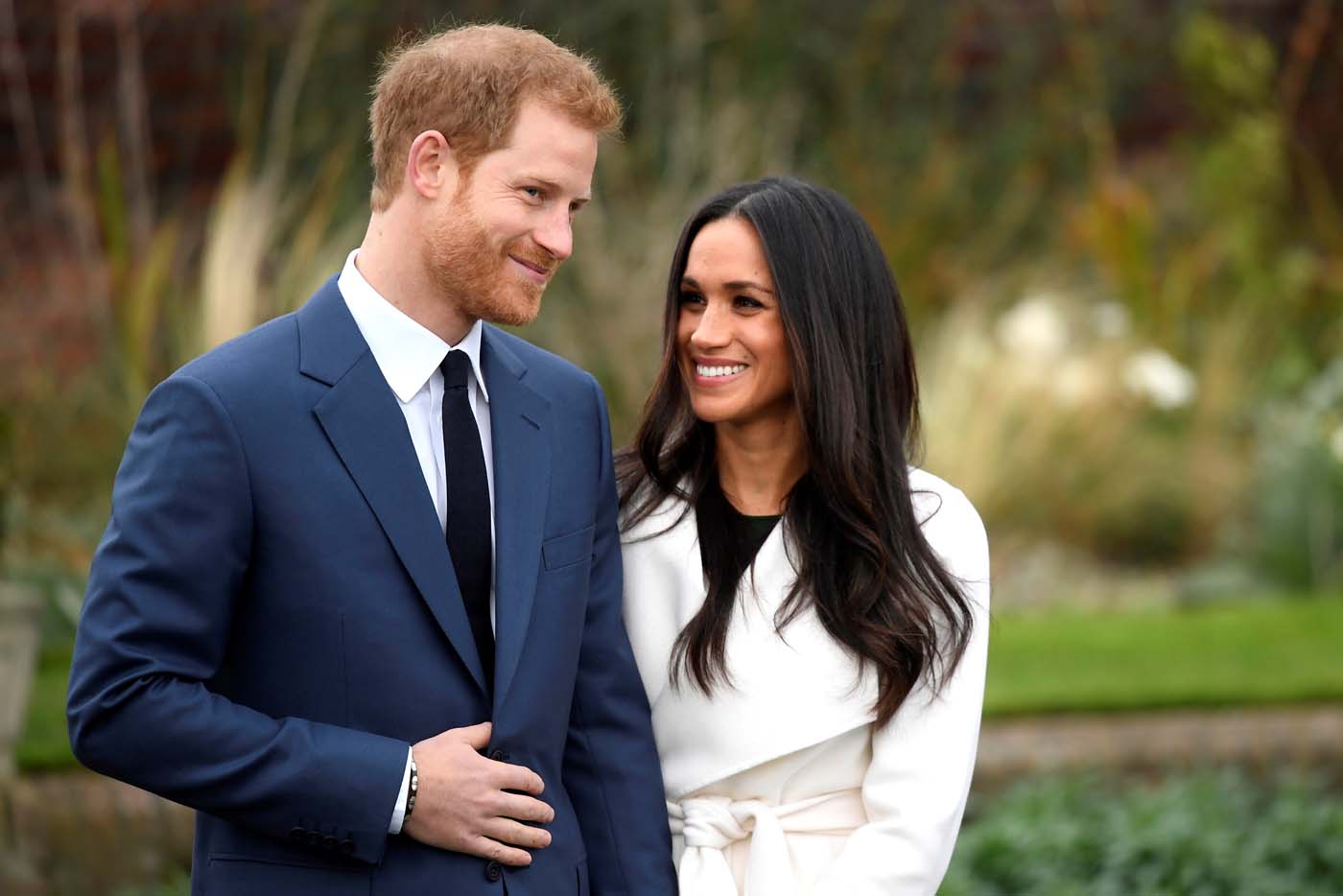 El príncipe Harry dice que se enamoró de Meghan a primera vista (fotos)