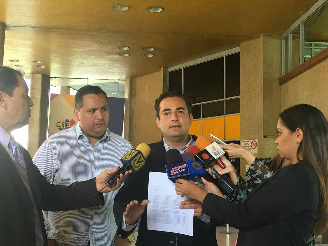 Darwin González: No deben existir migraciones de centros para el 10D