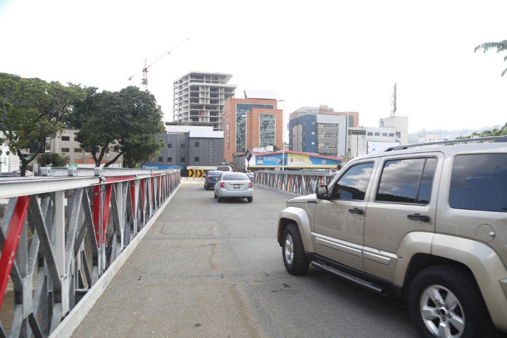 Reabren puentes que comunican la autopista Francisco Fajardo con Las Mercedes y Bello Monte