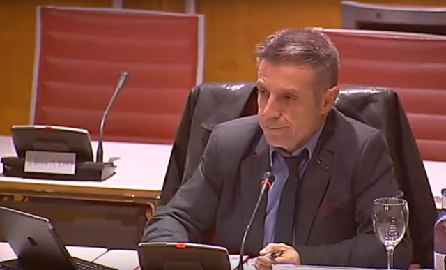 Foto: Enrique Rioboo en el sesión dedicada a Podemos en la comisión de investigación del Senado 