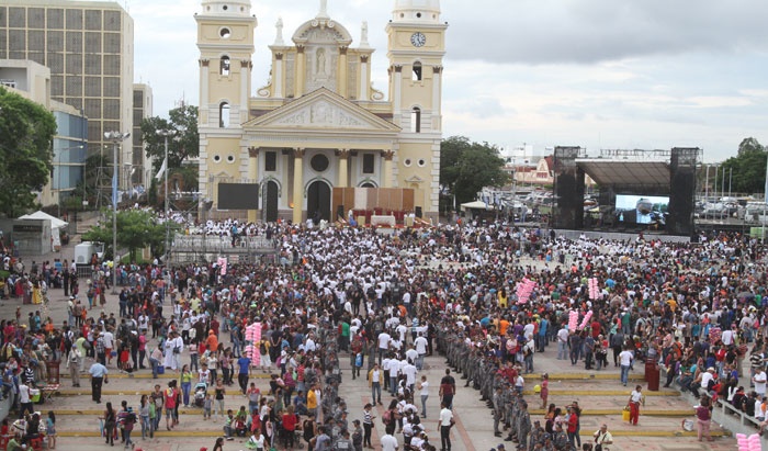 En fotos: Así está el ambiente en la Basilíca de la Chiquinquira