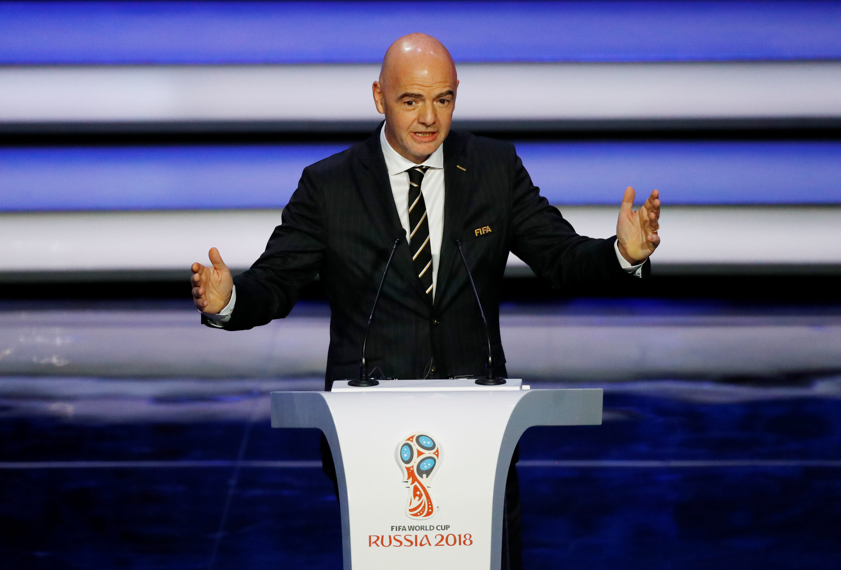 Infantino anima a los aficionados a venir a Rusia en 2018