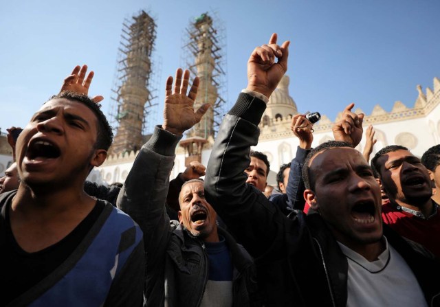 Protestors shout slogans during an anti-Trump anti-Israel protest at al-Azhar mosque in Old Cairo, Egypt December 8, 2017. REUTERS/Mohamed Abd El Ghany