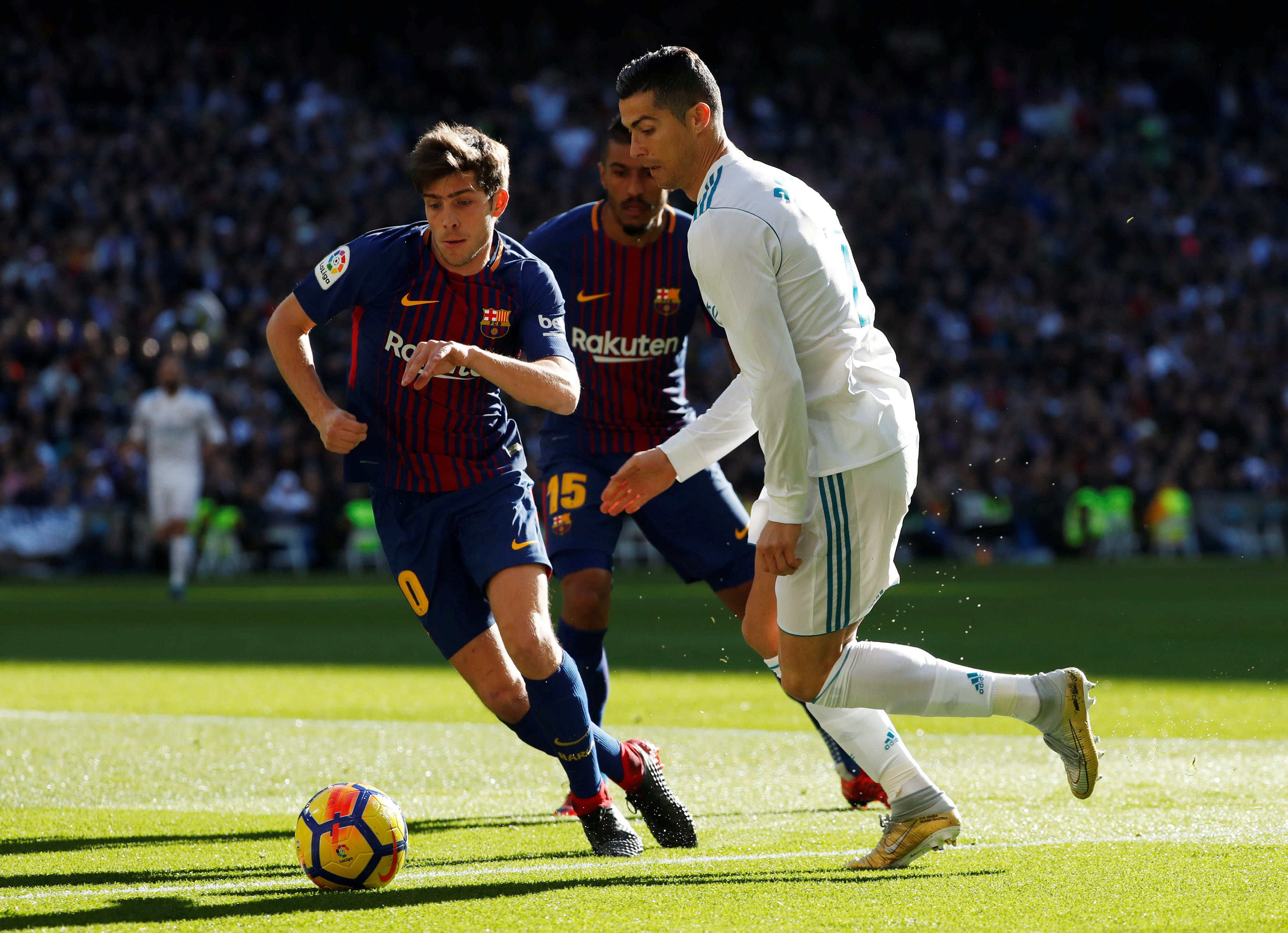 El Barcelona gana tres Clásicos seguidos en el Bernabéu en la Liga