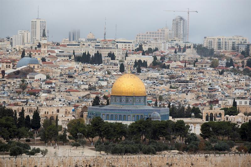 El Papa expresa preocupación y pide que se respete el estatus de Jerusalén