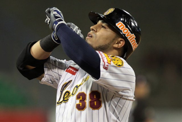 Ramón Cabrera por los Leones del Caracas // Foto AVS PHOTO REPORT