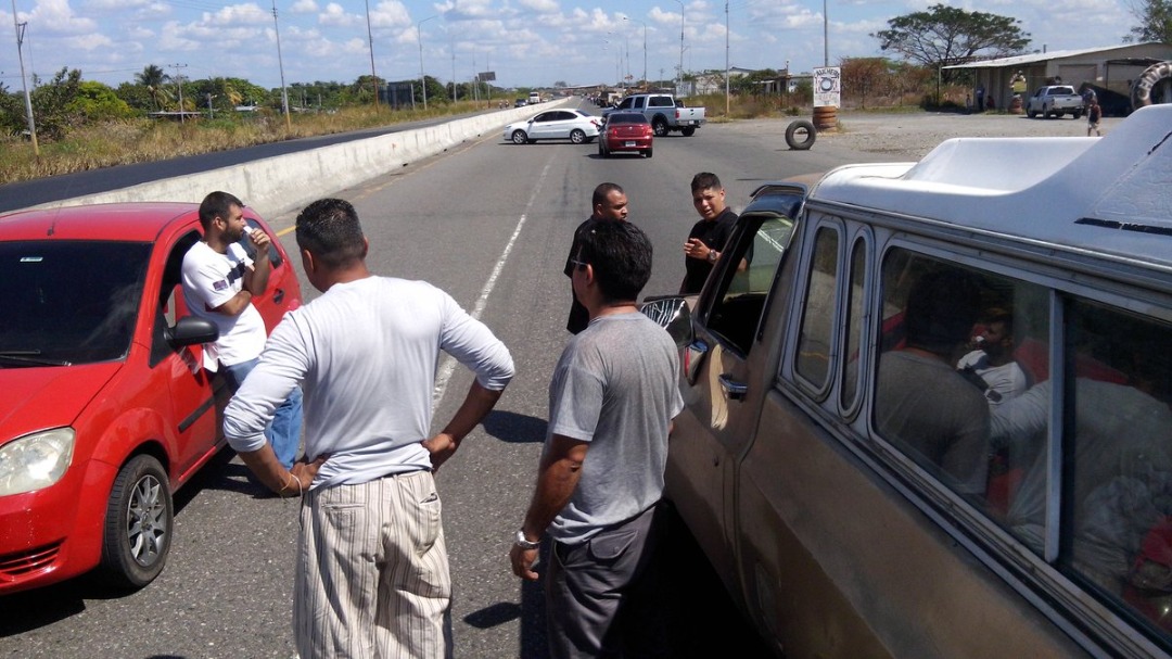 Protestan en Guanare por falta de gasolina (fotos)