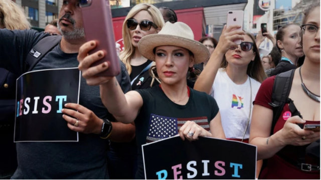 La actriz Alyssa Milano (Reuters/Carlo Allegri)