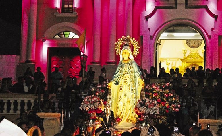 Le robaron la corona a la virgen de La Milagrosa en el Zulia