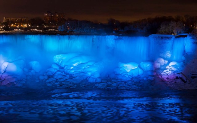 Ice and water flow over the American Falls, viewed from the Canadian side in Niagara Falls, Ontario, Canada, January 2, 2018. REUTERS/Aaron Lynett