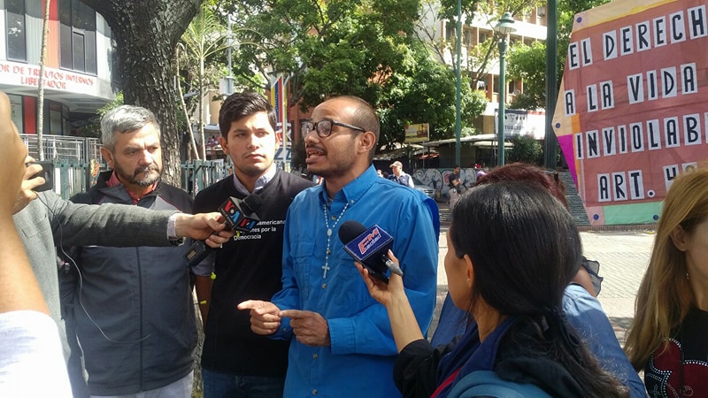 Exigen renuncia del Defensor del Pueblo por su silencio cómplice ante masacre de El Junquito