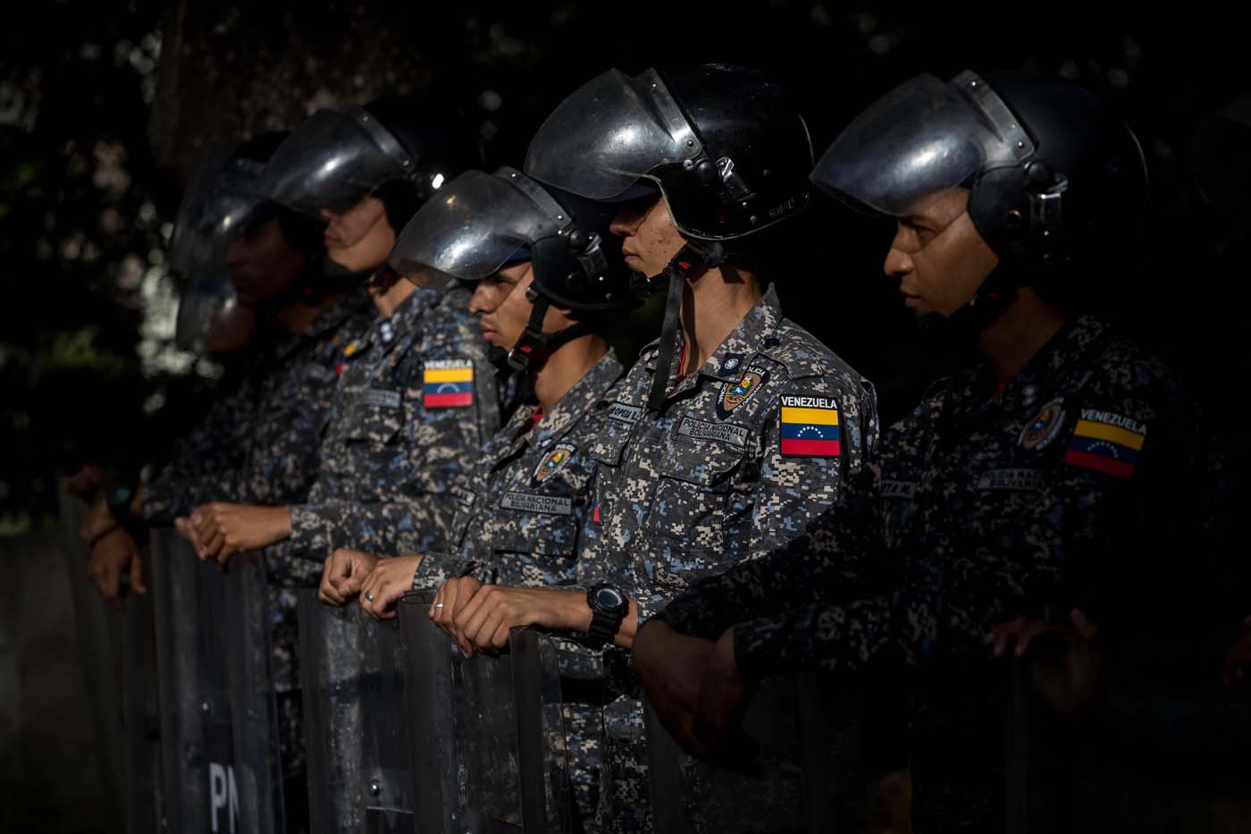 Caracas sin agua en Carnavales pero… ¡a este PNB no lo pelaron! (VIDEO)