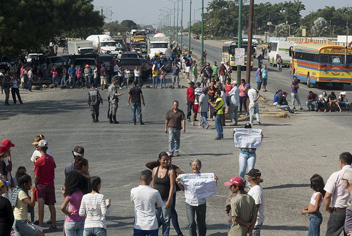 “Tenemos hambre”, gritaban manifestantes que protestaban por comida en Lara