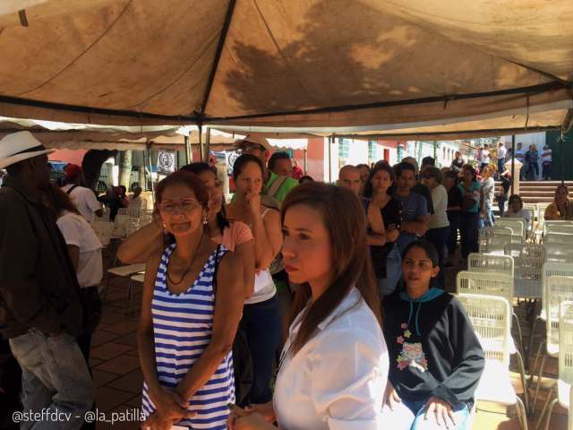 Foto: En Petare participaron en la validación de PJ y AD. / Steffany Carvajal - LaPatilla.com