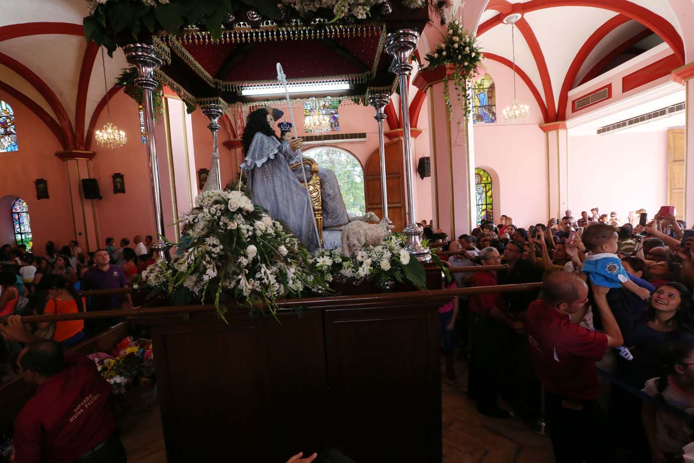 Cientos de miles de creyentes acompañarán este domingo a la Divina Pastora