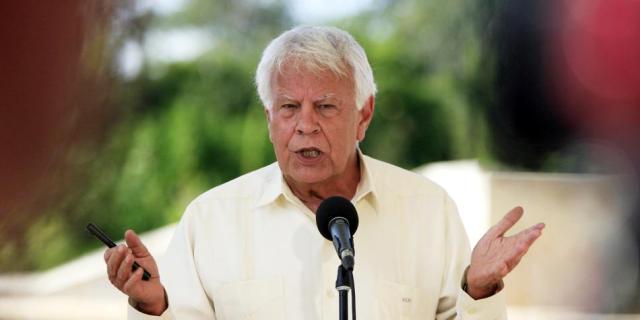 Felipe González estuvo en Colombia como parte del componente internacional de acompañamiento al proceso de paz durante la entrega del balance del primer año. Foto: Ricardo Maldonado / EFE