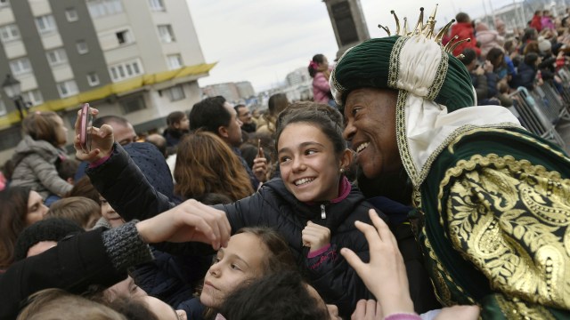 A man dressed as one of the Three Kings is seen during the Epiphany parade in Gijon, Spain January 5, 2018. REUTERS/Eloy Alonso