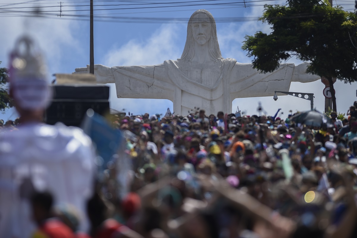 El carnaval de Río brilla con las escuelas de samba (Fotos)