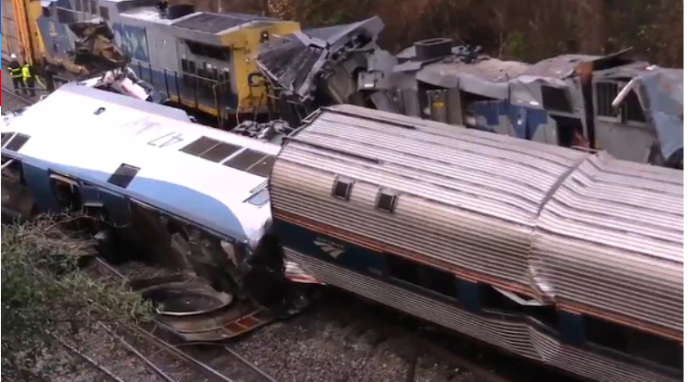 Dos muertos y al menos 70 heridos en choque de tren que viajaba de Nueva York a Miami