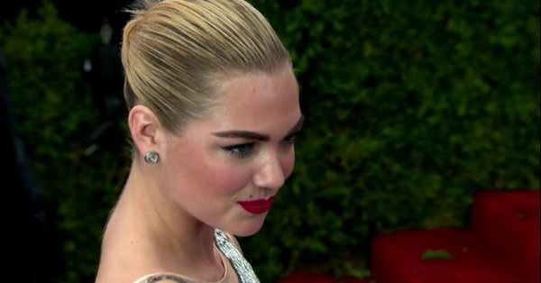 La modelo Kate Upton acusa al cofundador de Guess de acoso sexual