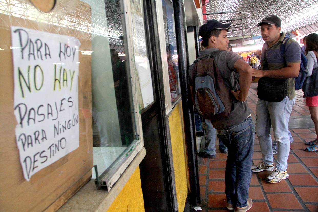 Bajó 40% afluencia de pasajeros en terminales La Bandera y Oriente por altos precios y falta de efectivo