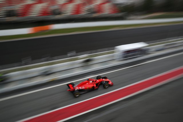 F1 Fórmula 1 - Sesión de prueba de Fórmula 1 - Circuit de Barcelona-Catalunya, Montmeló, España - 1 de marzo de 2018 Vista general de Sebastian Vettel de Ferrari durante las pruebas REUTERS / Albert Gea