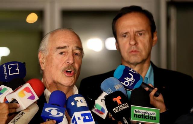 Expresidentes Andrés Pastrana y Jorge Quiroga declaran a su llegada a Bogotá luego de ser deportados de La Habana el 7 de marzo de 2018 Foto: EFE