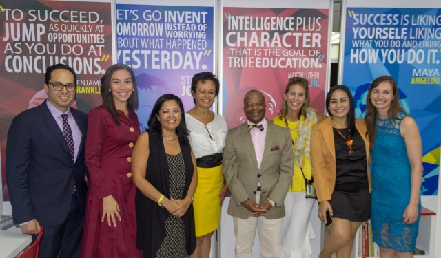 Encargado de Negocios de la Embajada de los EE.UU., Todd Robinson, tuvo el honor de participar en la inauguración del Rincón Americano Katherine Johnson, espacio ubicado en el Instituto de Formación Idiomática (Ifisa)