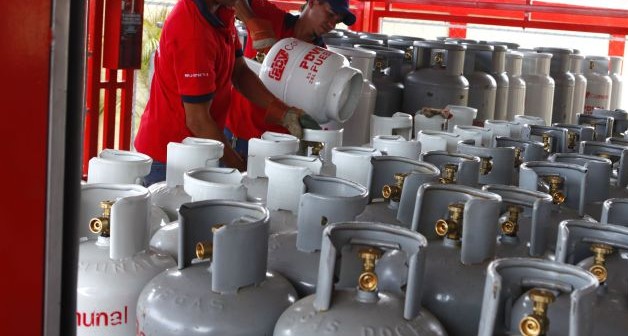 ¡Un verdadero viacrucis! Tachirenses persiguen camiones del gas para abastecerse (Video)