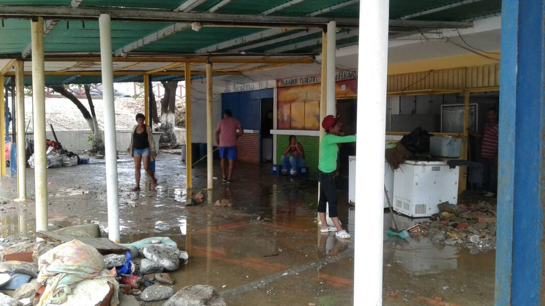 Pérdidas totales debido al mar de fondo en Vargas (FOTOS)