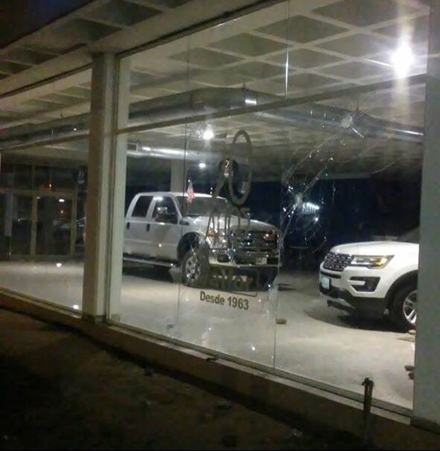 Saqueos y destrozos a locales comerciales en Valera, estado Trujillo // Foto Cortesía