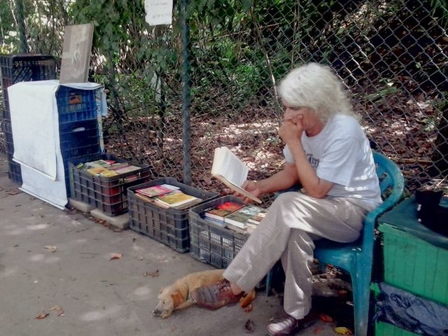 Foto: Victor, el librero de la UCV / Cortesía 