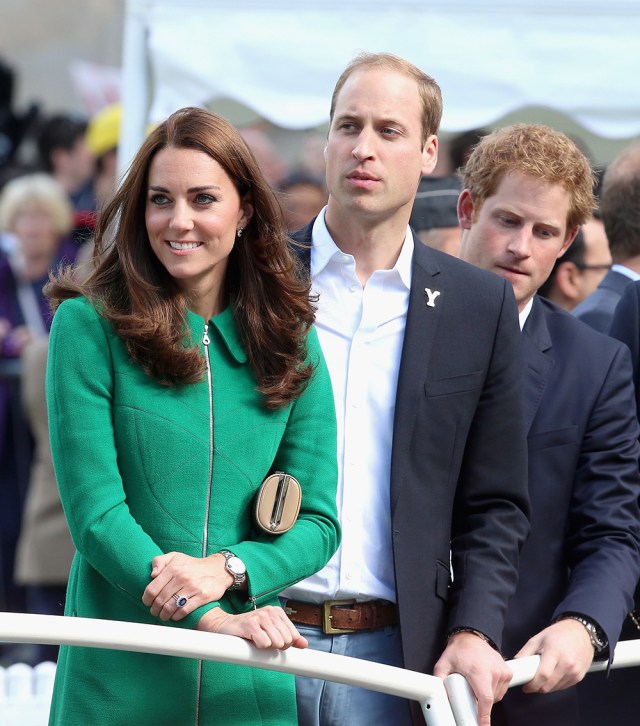 william_kate_middleton_harry_quinta_rueda_sujetavelas_cuando_todos_te_ignoran_792229407_1000x1134