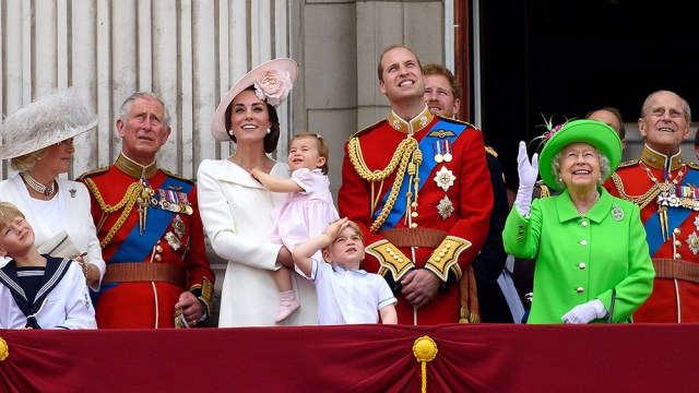 william_kate_middleton_harry_quinta_rueda_sujetavelas_cuando_todos_te_ignoran_816547779_1000x563