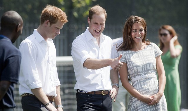 william_kate_middleton_harry_quinta_rueda_sujetavelas_cuando_todos_te_ignoran_924539507_1000x592