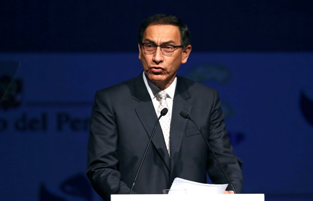 El presidente de Perú, Martin Vizcarra, inaugura la Cumbre Empresarial de las Américas en Lima, Perú, el 12 de abril de 2018. REUTERS / Mariana Bazo