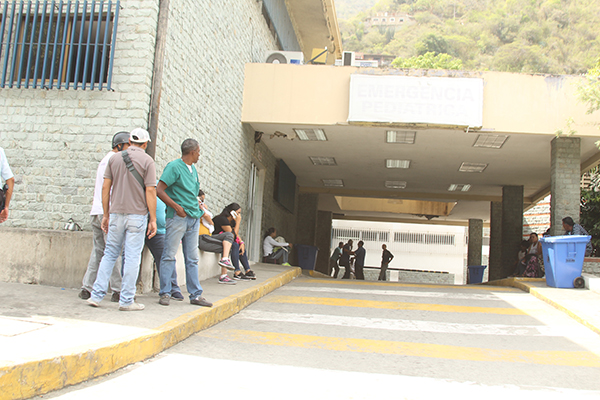 Las camareras no tienen ni cloro ni otro desinfectante por lo que hay riesgo de infecciones (Foto extraída de La Verdad de Vargas)