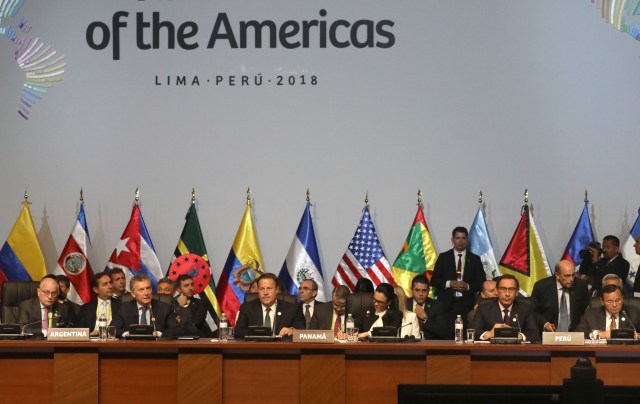 Presidentes y jefes de estado participan en la sesión plenaria de la VIII Cumbre de las Américas hoy, sábado 14 de abril de 2018, en el Centro de Convenciones de Lima (Perú). EFE/Miguel Gutiérrez