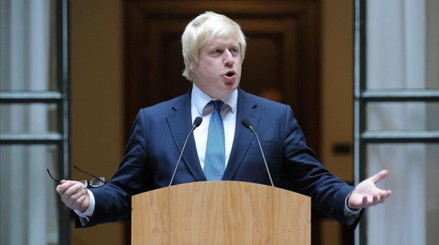 Newly appointed Foreign Secretary Boris Johnson addresses staff inside the Foreign and Commonwealth Office  FCO  in central London on July 14  2016  as cabinet appointments by new prime minister Theresa May are made on her first full day in office  Theresa May began her first full day as British prime minister July 14 under pressure to implement Brexit  after stunning observers by picking gaffe-prone  Leave  campaigner Boris Johnson as her top diplomat    AFP PHOTO   POOL   Andrew Matthews