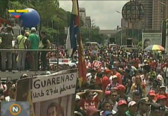 Caos en la avenida Libertador por tarima roja rojita #14Abr