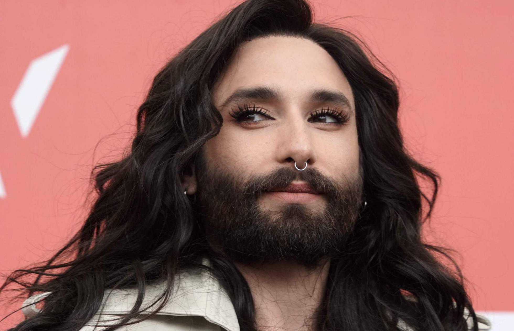 Conchita Wurst, la mujer barbuda, revela que tiene VIH