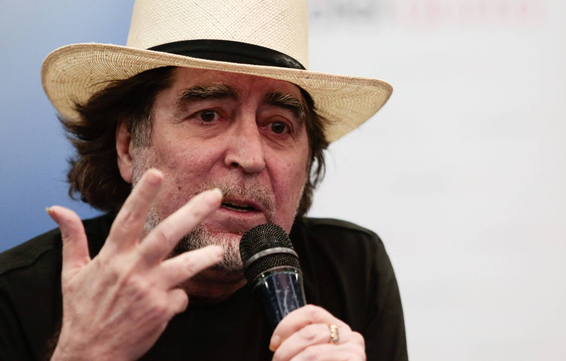 Joaquín Sabina, hospitalizado en Madrid por un problema circulatorio