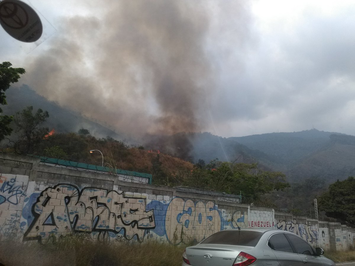 Se registra un incendio en El Ávila este martes #24Abr