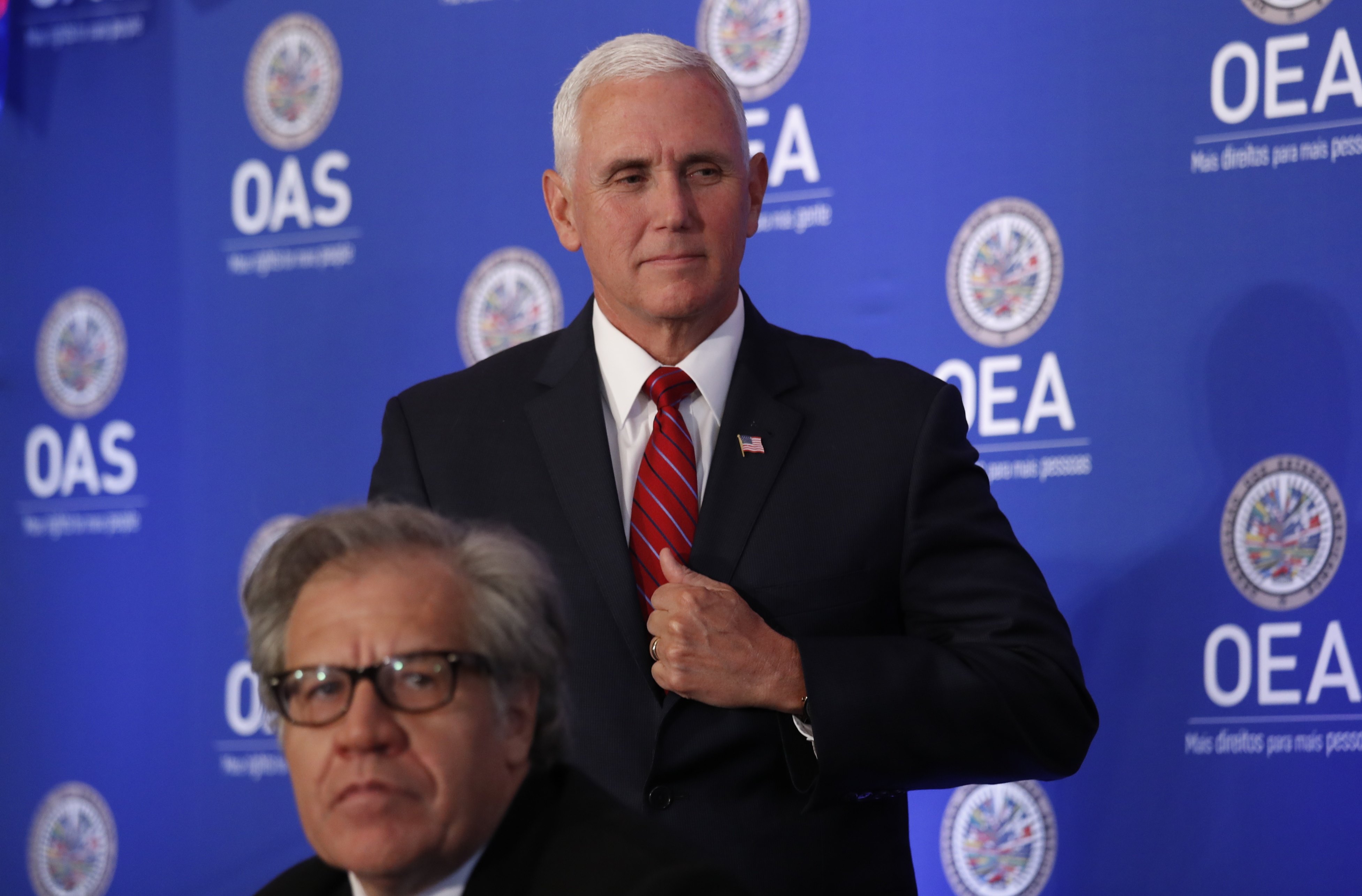 Mike Pence insta a la OEA a suspender a Venezuela de la institución