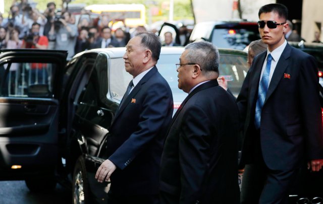 El enviado de Corea del Norte, Kim Yong Chol, llega a un hotel en Nueva York, EE. UU., El 30 de mayo de 2018. REUTERS / Lucas Jackson 