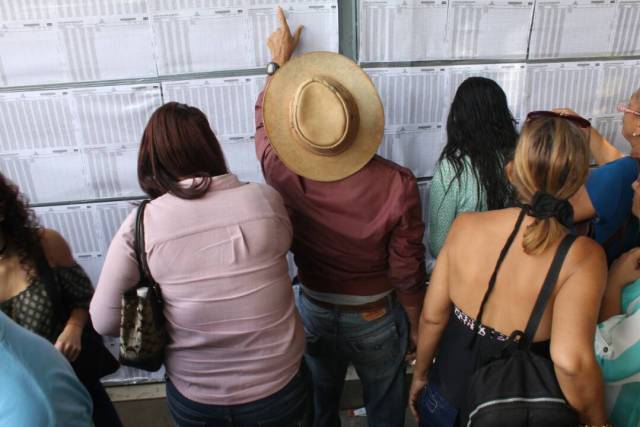 Colombianos en Venezuela se acercan hasta el consulado para ejercer su derecho la voto en las elecciones presidenciales / Juan Peraza - LaPatilla.com